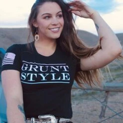 Women's Grunt Style Stacked Logo Ombre T-Shirt - Black -Daily Clothing Store GS5424 Women sGruntStyleStackedLogoOmbre Black 050823 001