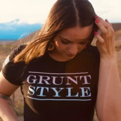 Women's Grunt Style Stacked Logo Ombre T-Shirt - Black -Daily Clothing Store GS5424 Women sGruntStyleStackedLogoOmbre Black 050823 002